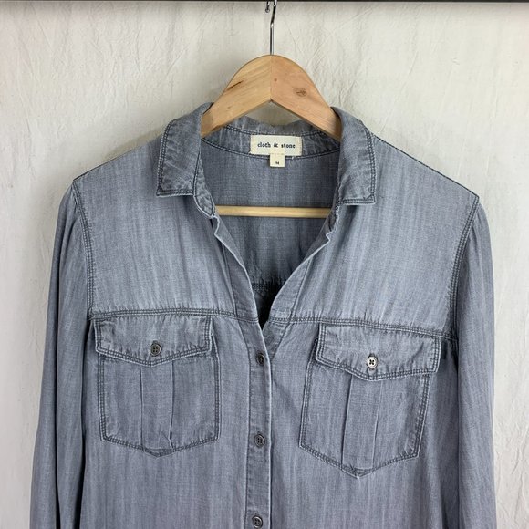 Cloth & Stone Collared Button-Up Shirt in Light Grey Tencel - Picture 2 of 9